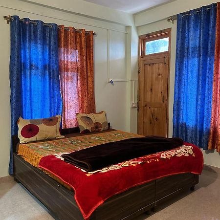 New Brahma Cafe Guest House Kalgha Экстерьер фото