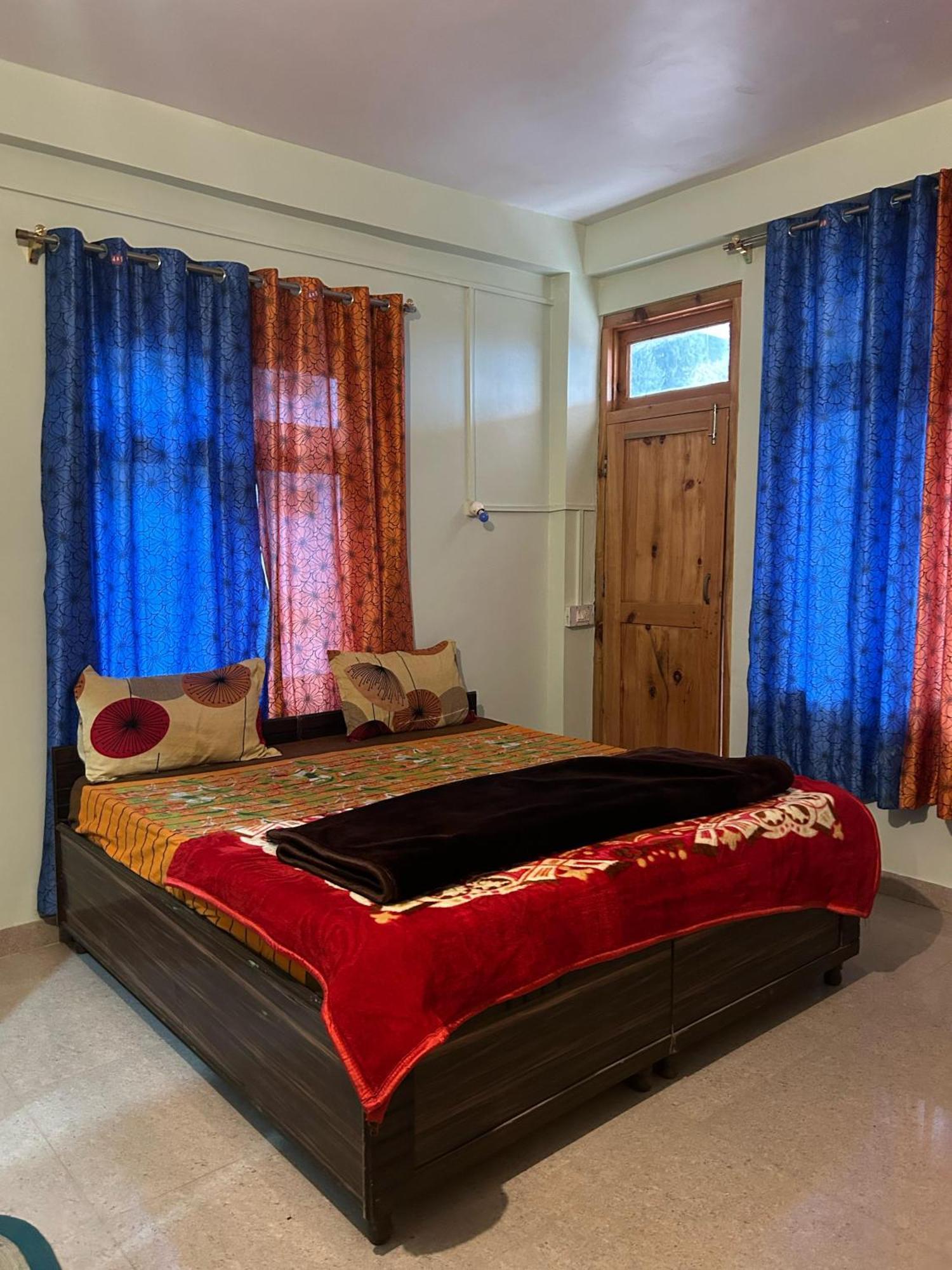New Brahma Cafe Guest House Kalgha Экстерьер фото