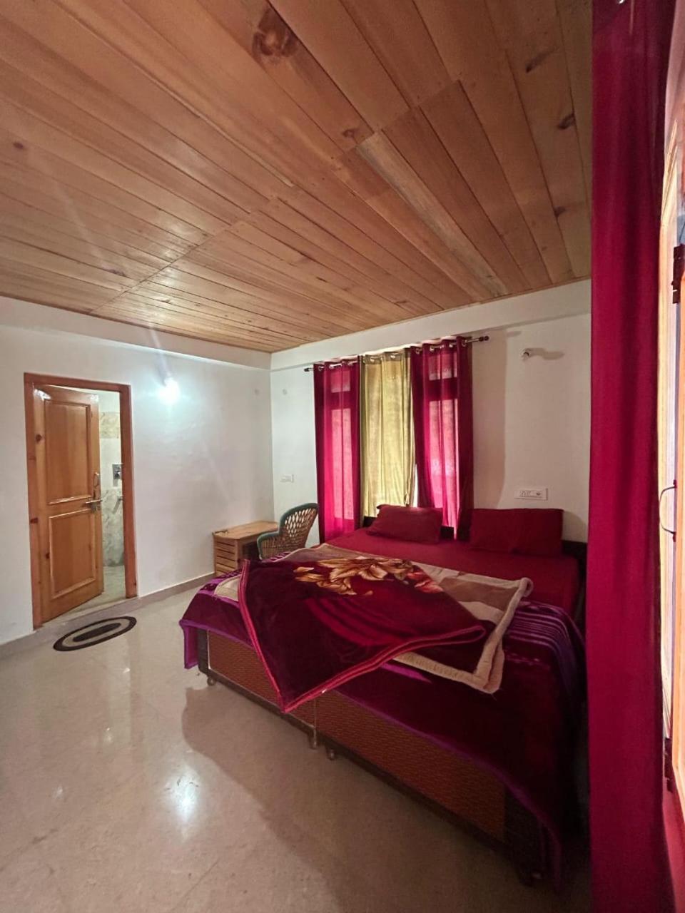 New Brahma Cafe Guest House Kalgha Экстерьер фото