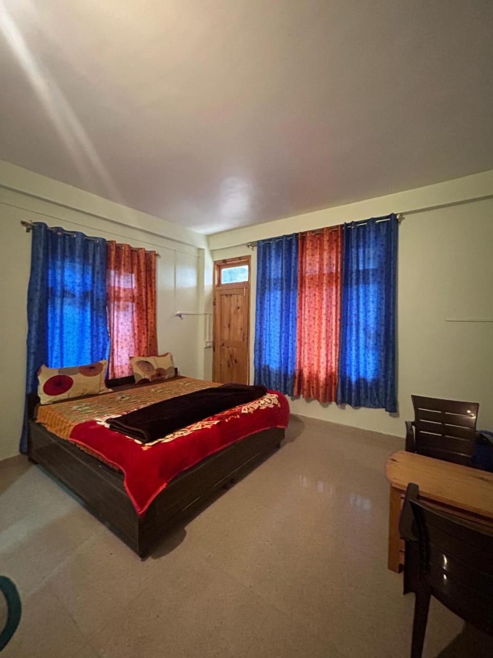 New Brahma Cafe Guest House Kalgha Экстерьер фото